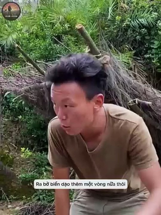 Một Mình Sinh Tồn Trên Đảo Hoang Lạnh Lẽo Và Đói Khát