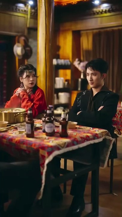 (88) On the day she escaped from marriage, she set foot alone on the 318 Sichuan-Tibet Line to find the blurred figure in her dream for three years, and the car broke down on the way, she was forced to form a plastic travel companion with the poisonous Gu