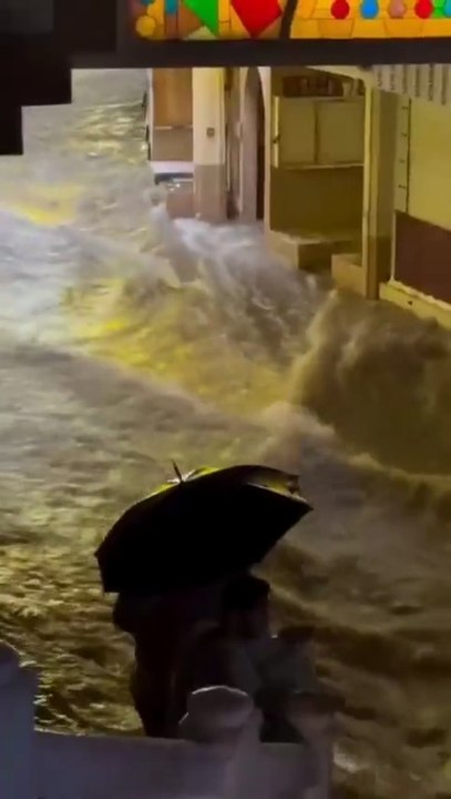 Severe Flooding in Muscat, Oman 🇴🇲 | Heavy Rainfall Triggers Emergency Situation (27 March 2026)