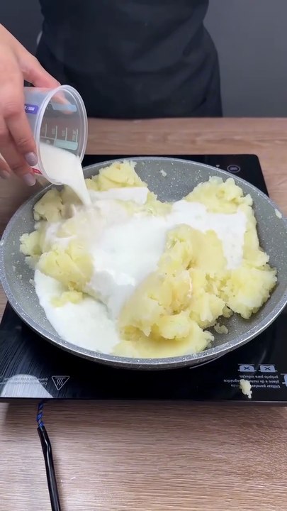 STOP! 🚫 Don't Make Mashed Potatoes Before Seeing This Viral Recipe! 🥔✨