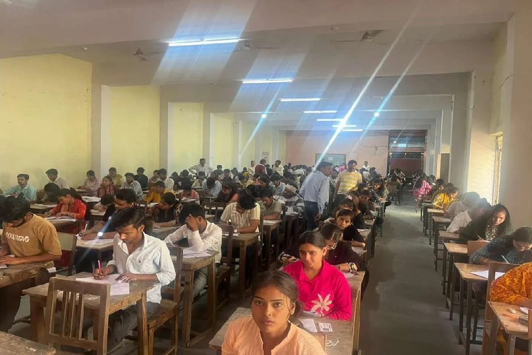 नकल रोकने एक भी प्राइवेट कॉलेज में नहीं बनाया सेंटर, फिर भी 4 नकल प्रकरण बनाए