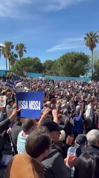 Bain de foule au Théâtre de Verdure pour le premier jour de mandat d'Eric Ciotti