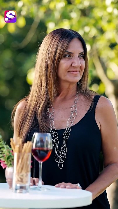 How To Be a Billionaire's Wife shortical