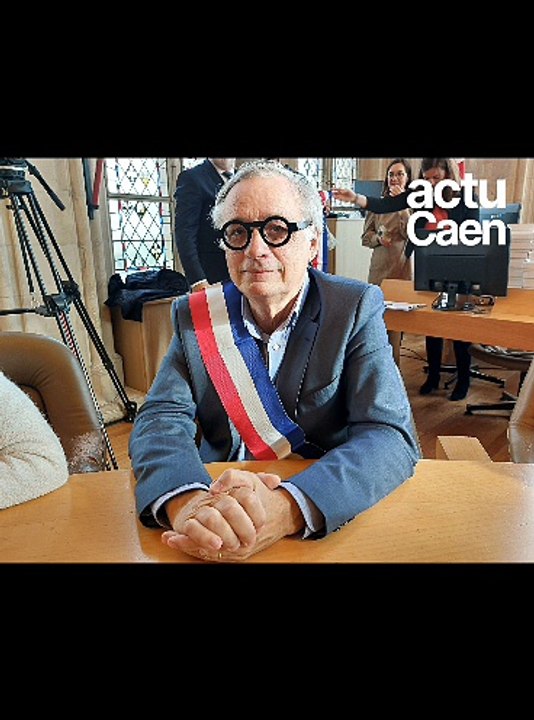 Aristide Olivier, maire de Caen, et ses 18 adjoints