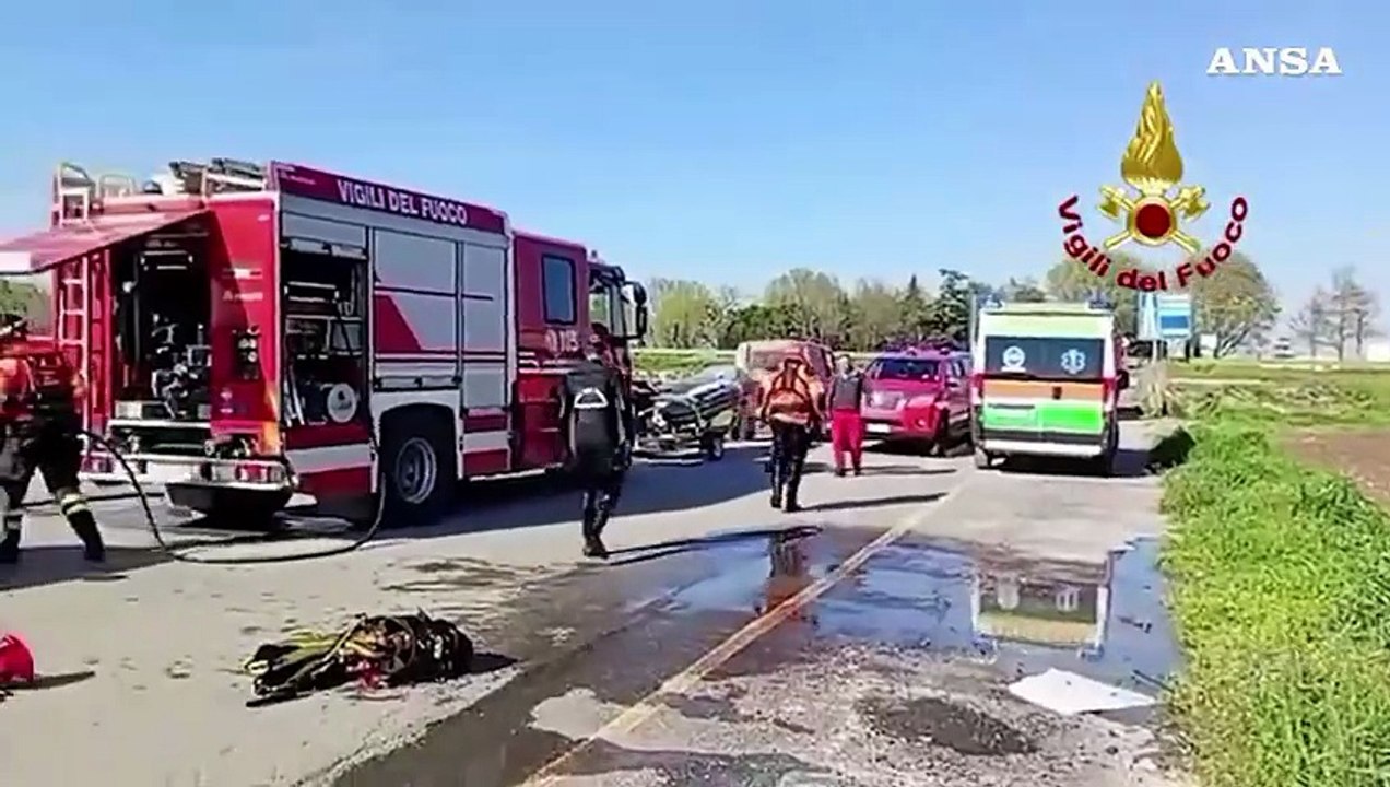 Donna e bimbo di un anno trovati morti in laghetto nel Rodigino