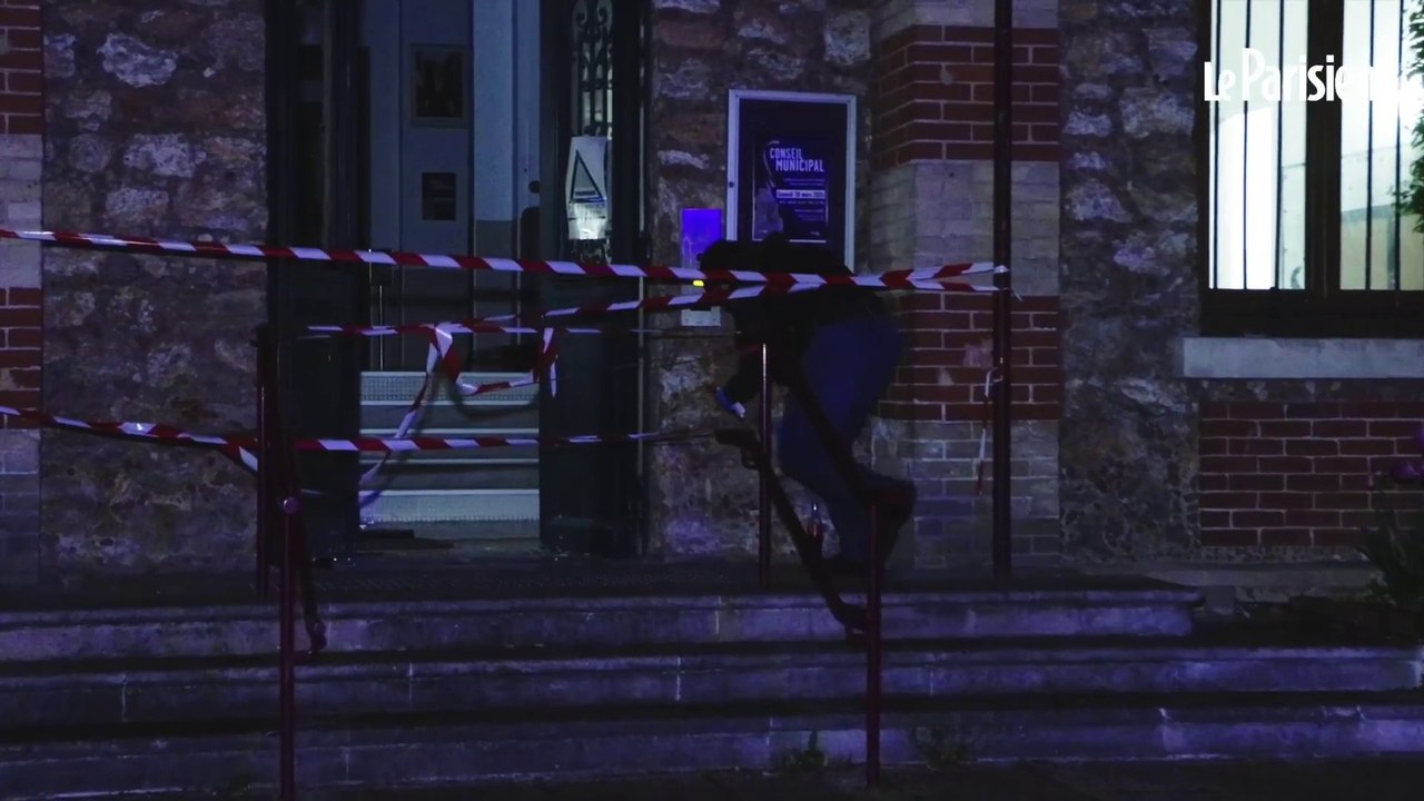 Des individus cagoulés saccagent la mairie de Fresnes en pleine nuit