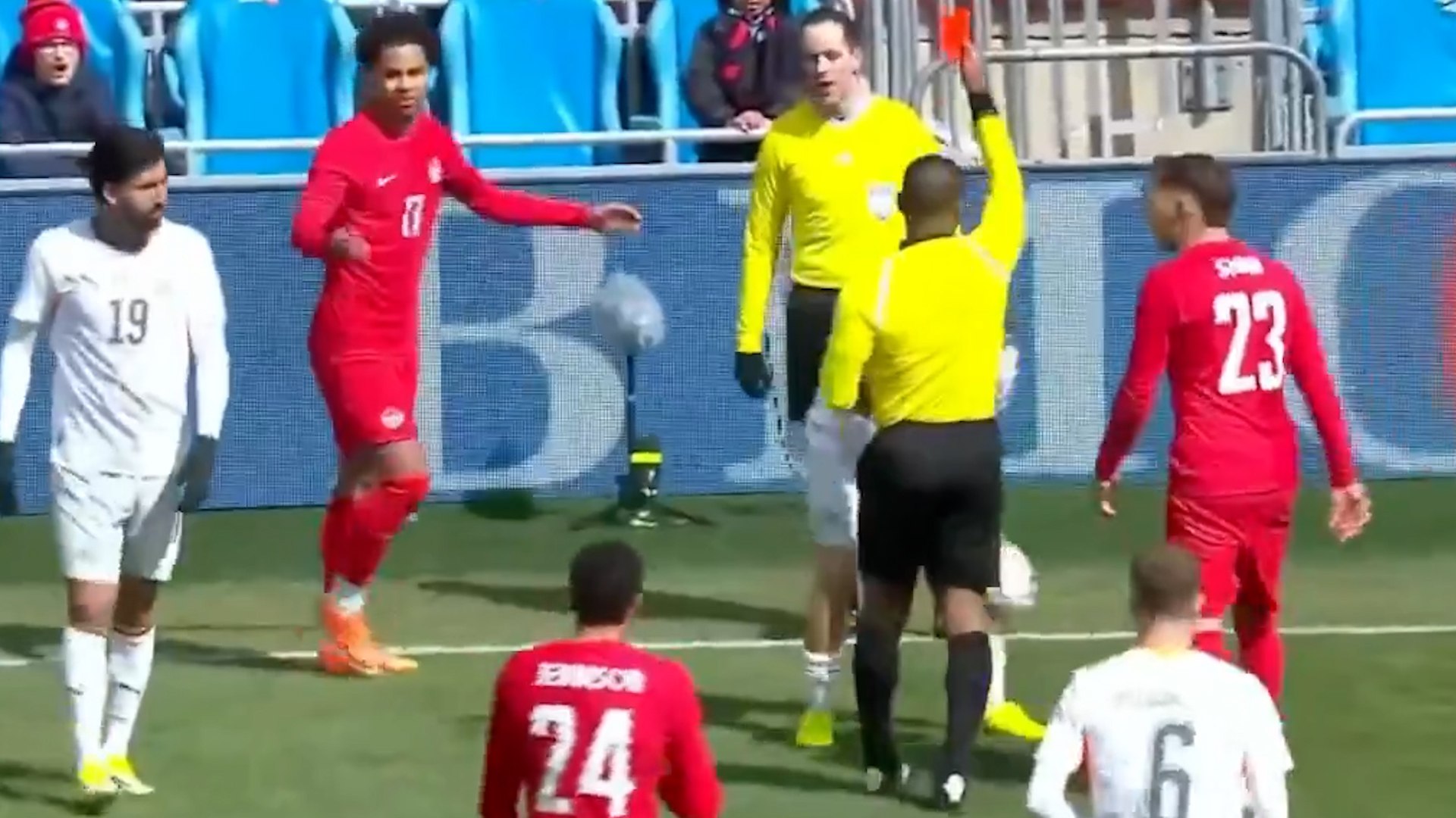 A Buchanan se le va la cabeza y se acuerda de que está un amistoso un segundo tarde