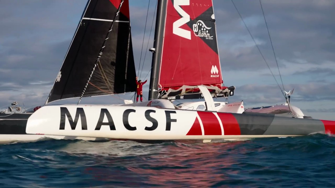 Guirec Soudée et MACSF assurances 2026 : Départ du tour du monde à l'envers de Guirec Soudée à bord de l'Ultim MACSF