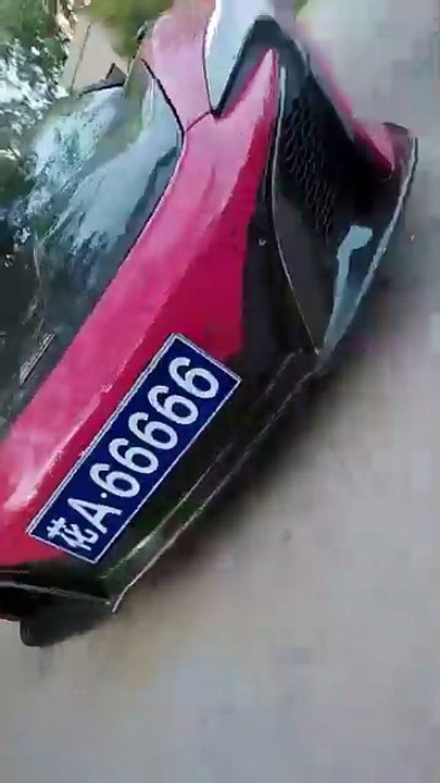 Tycoon in Disguise - The Deliveryman Above Them All Full Engsub