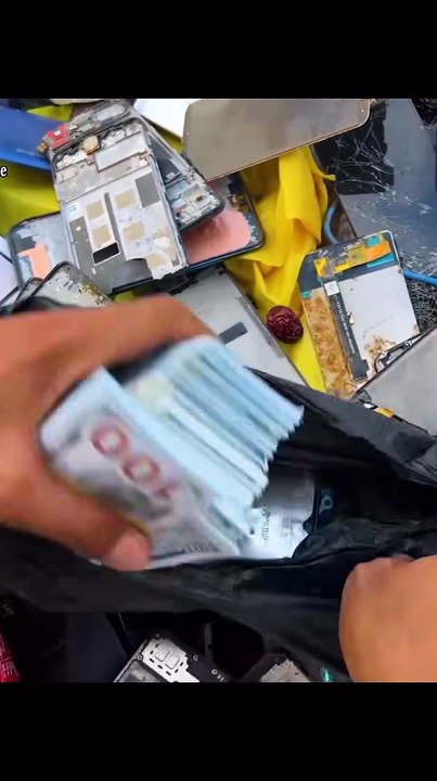 Found iphones  wow #foundphone #iphones #restoration #reels_3