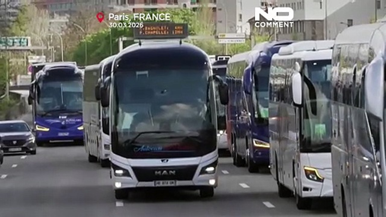 Protesta lenta en la ronda París, camioneros reclaman ayudas al combustible del Gobierno