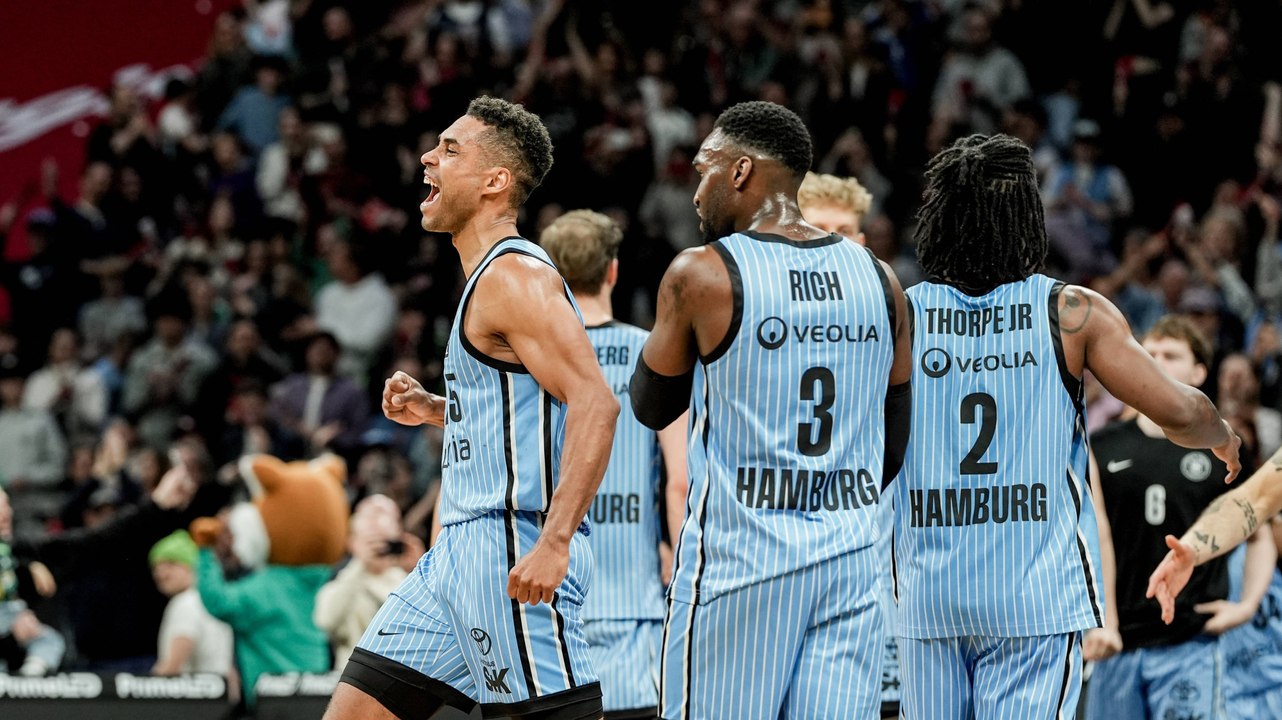 Poster-Dunk und Dreierregen: Ogbe überragt - und schockt die Bayern