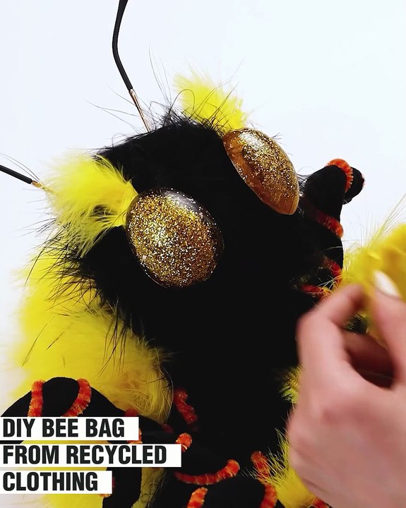 Make your very own bee bag from recycled clothes🐝