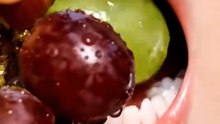 ASMR eating fresh grapes