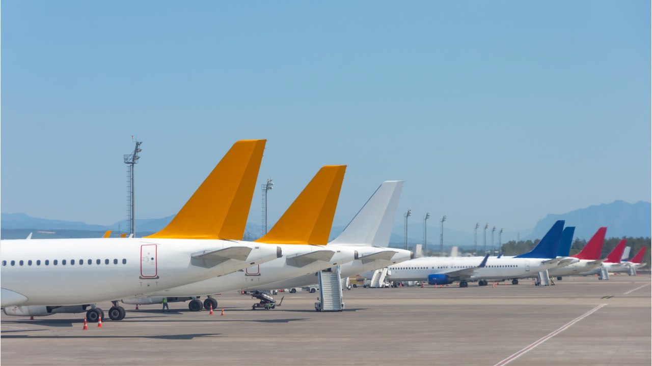 Trafic aérien : des prix en hausse partout et des milliers de vols annulés cet été