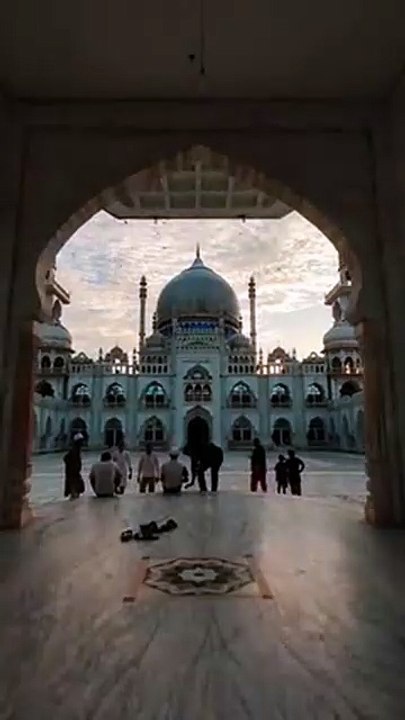 Middle East crisis live: Trump says he wants to ‘take the oil’ in Iran and could seize Kharg Island