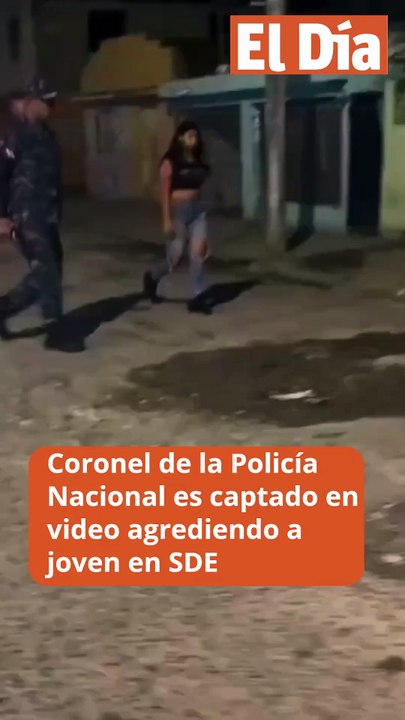 Coronel de la Policía Nacional es captado en video agrediendo a joven en SDE