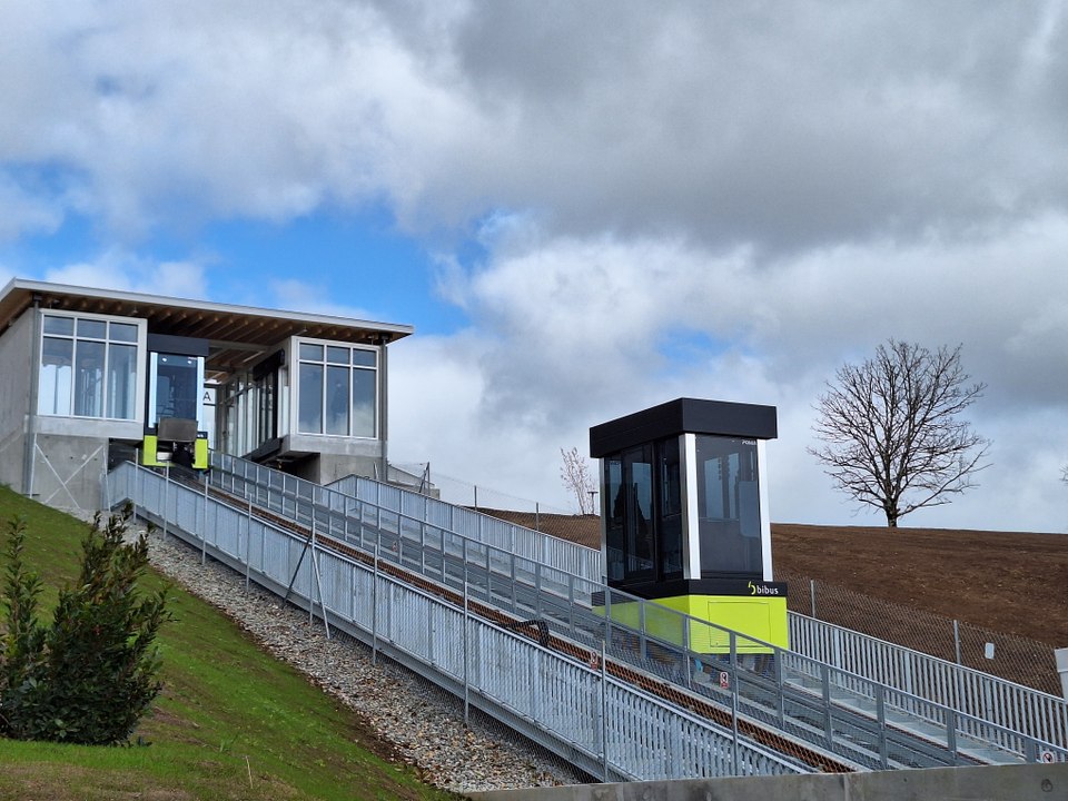 Découvrez l'ascenseur incliné qui relie le tramway à l'hôpital de la Cavale Blanche 