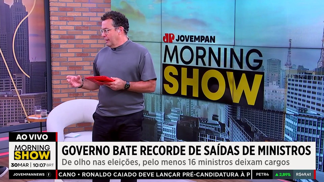 Governo bate recorde de saídas de ministros