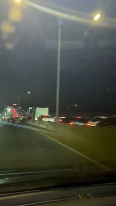 Retraso en retiro de puente en la autopista Duarte provoca largo tapón