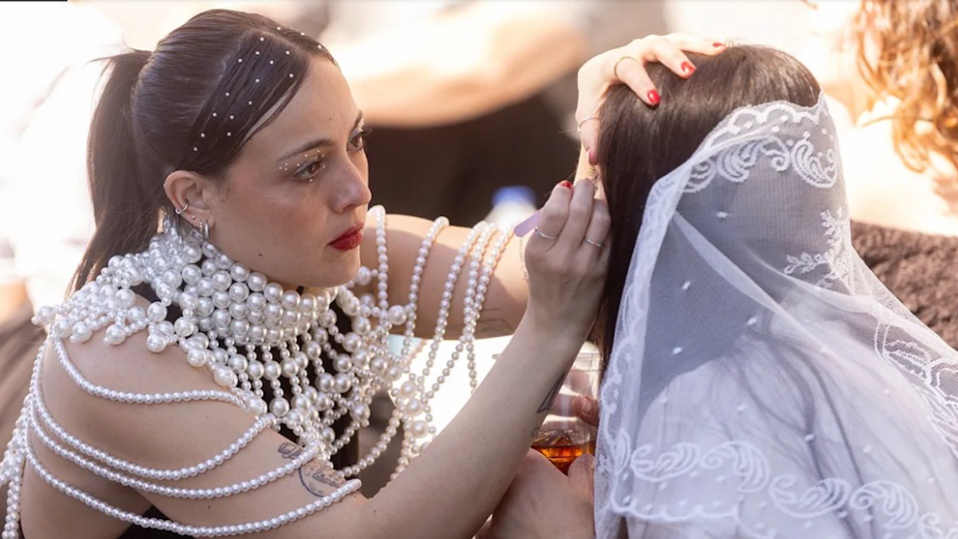 El ejército de fans de Rosalía asalta el Movistar Arena: "No pudimos verla en México, así que hemos venido a Madrid"