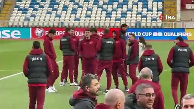 A Milli Futbol Takımı, Fadil Vokrri Stadyumu’nda yürüyüş yaptı | Ajansspor | IHA