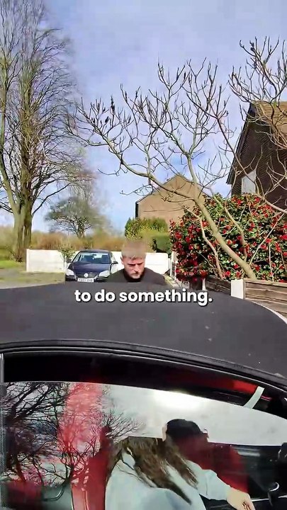 He instantly panicked 😳