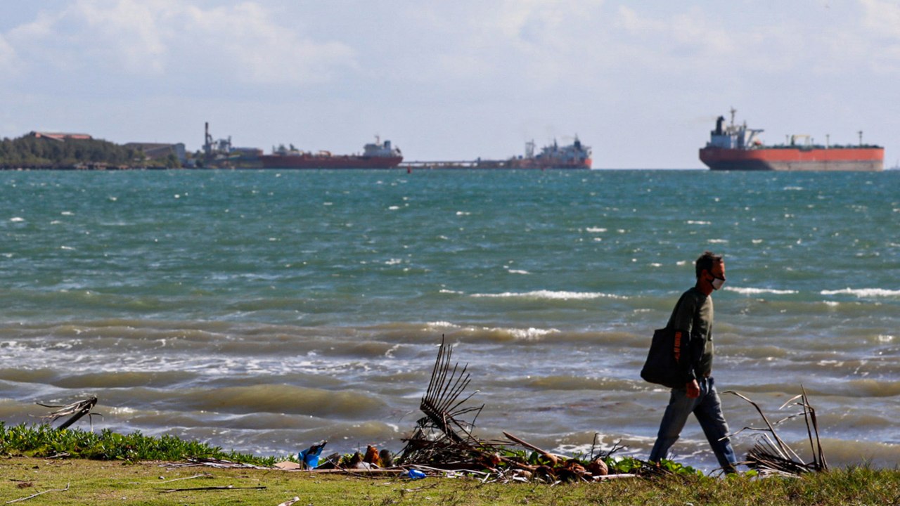 Petrolero ruso llegara a Cuba para aliviar la crisis generada por el bloqueo de EE. UU.