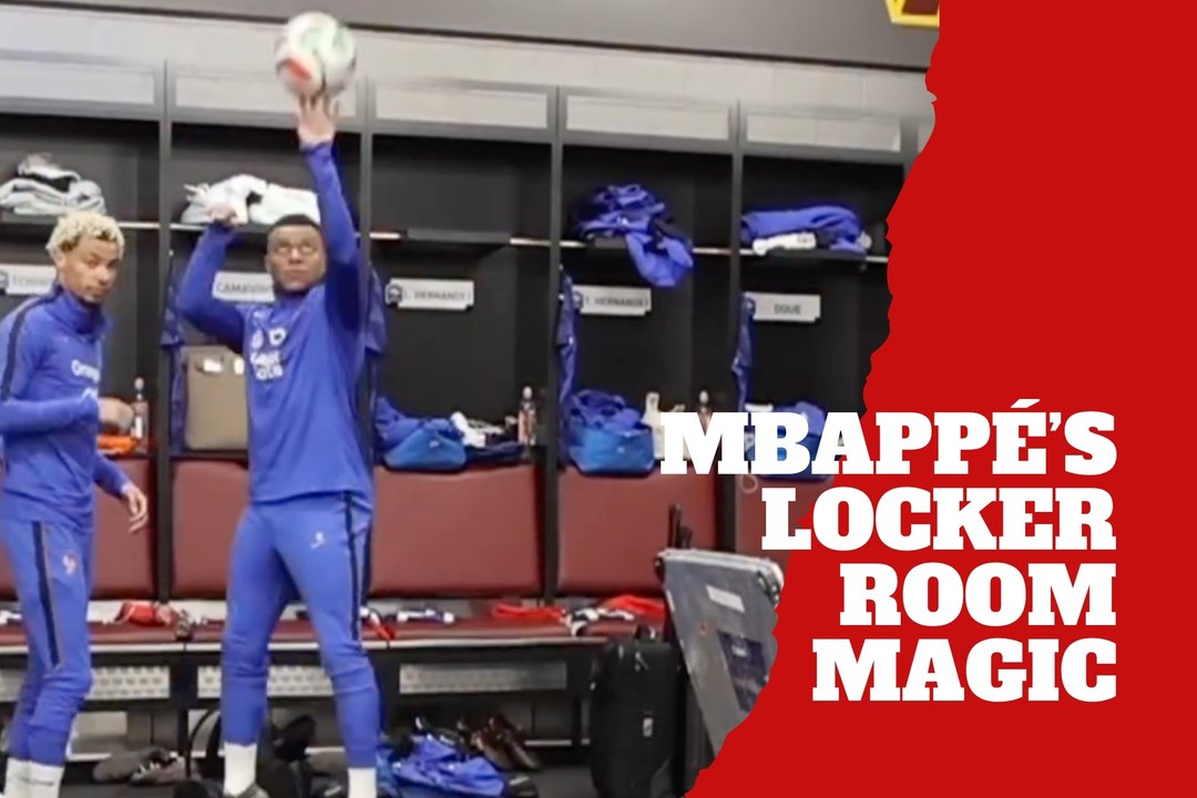 Kylian Mbappé muestra su talento en el vestuario