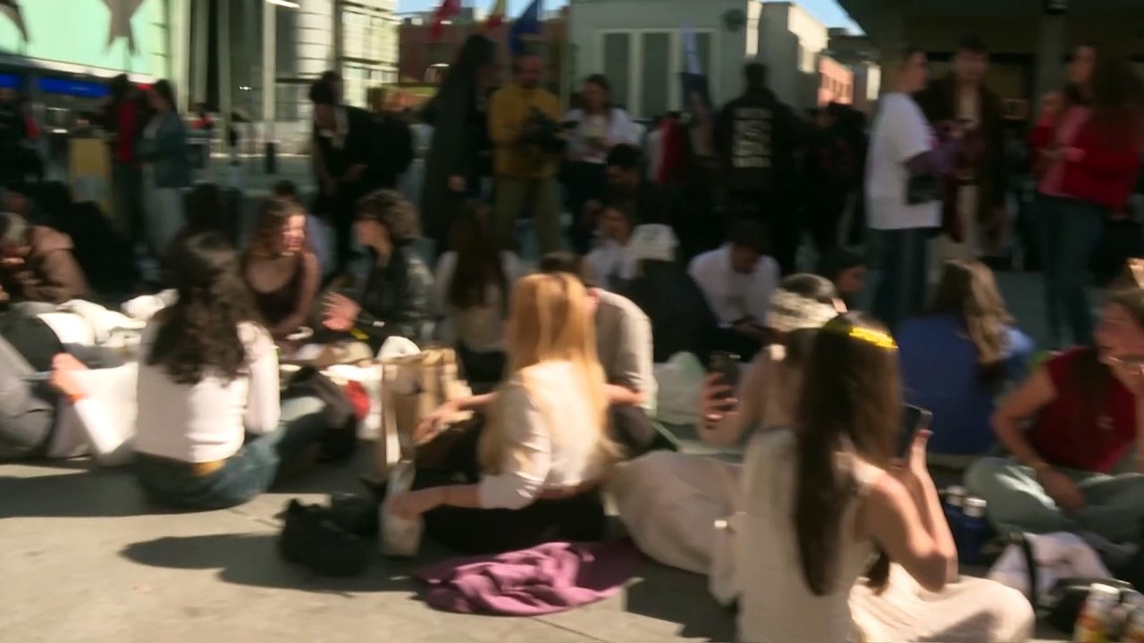 Rosalía arrasa en Madrid en su primer concierto de la gira 'Lux' en España