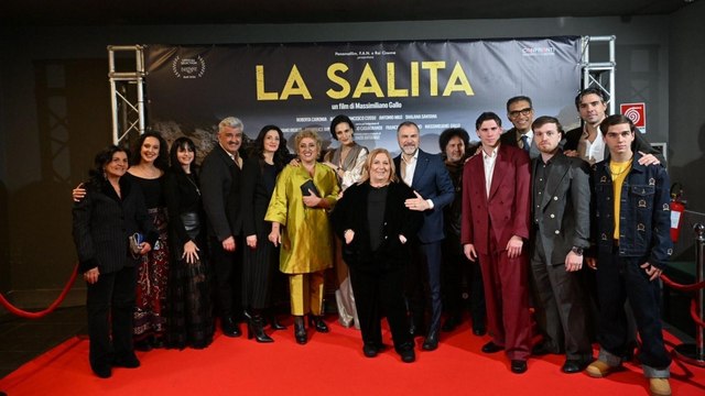 «La Salita», Massimiliano Gallo riporta sul grande schermo Eduardo De Filippo tra i ragazzi di Nisida