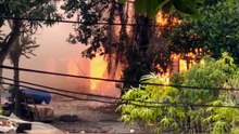 Api Mengamuk di Pasar Teleng Pekanbaru, 8 Kontrakan Ludes Terbakar Tanpa Sisa