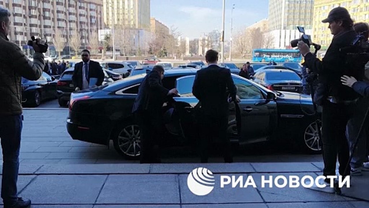 Russia expels a British diplomat for economic espionage