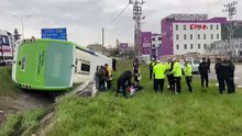 Öğretmen ve öğrencileri taşıyan servis kaza yaptı; çok sayıda yaralı var!
