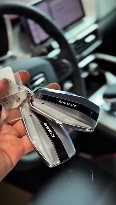 GEELY COOLRAY BẢN FLAGSHIP Hỗ trợ 50_ lệ phí trước bạ trong tháng 8 này… Xem thêm