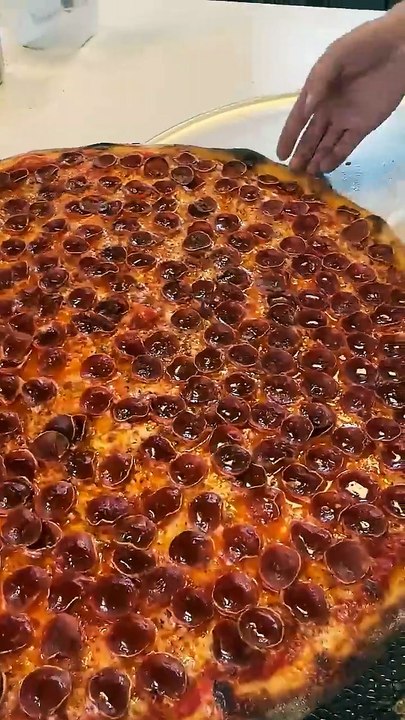 Send this to someone that loves pepperoni pizza 😍