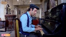 Sakar Şakir Piyano Çalıyor