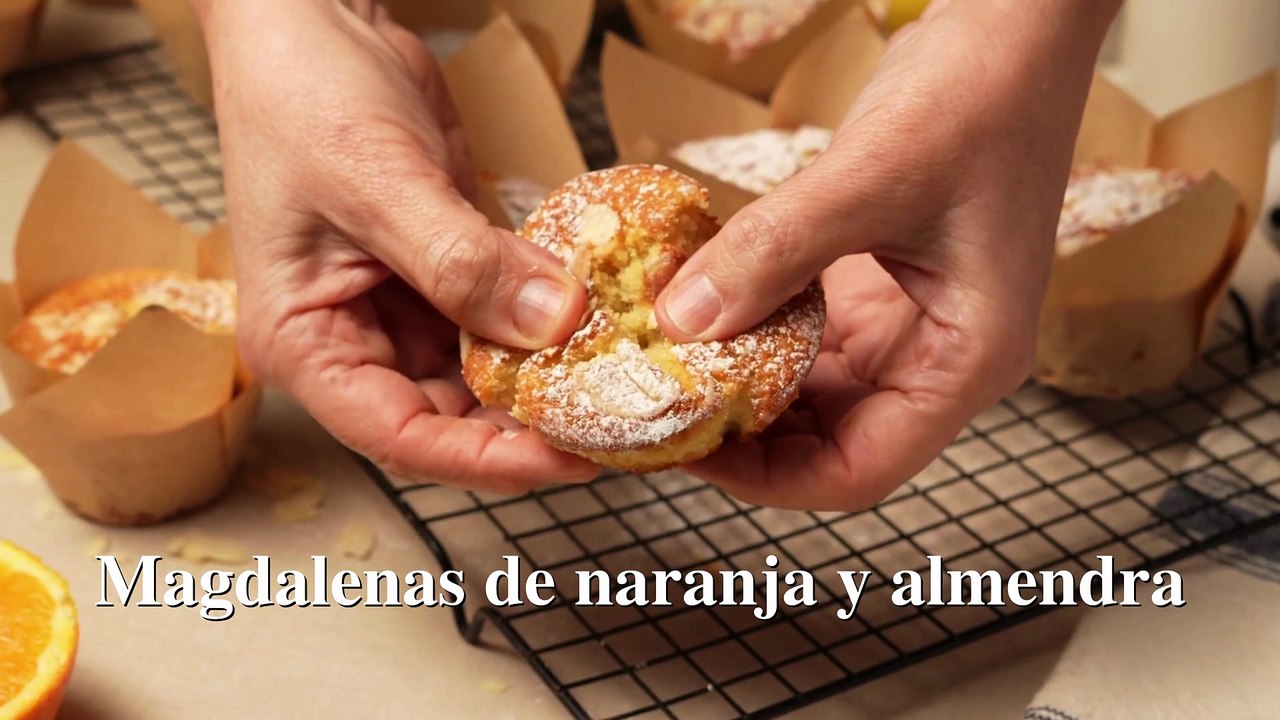 Magdalenas de naranja y almendra