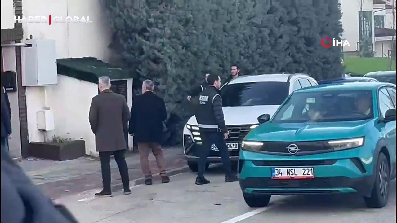 Bursa Büyükşehir Belediye Başkanı Mustafa Bozbey'in gözaltına alındığı anlar