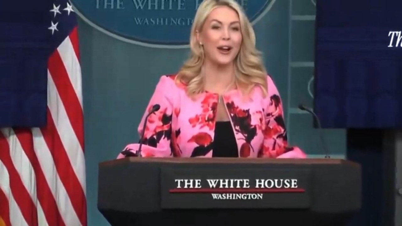 La portavoce della Casa Bianca: «Avete sentito il nostro Amen? Abbiamo recitato una breve preghiera ad alta voce»