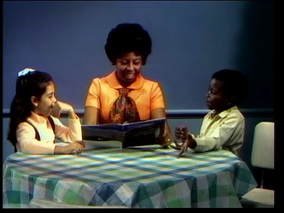 Sesame Street S01E007 (Episode 0007) - Oscar's birthday / Mr. Hooper counts jelly beans