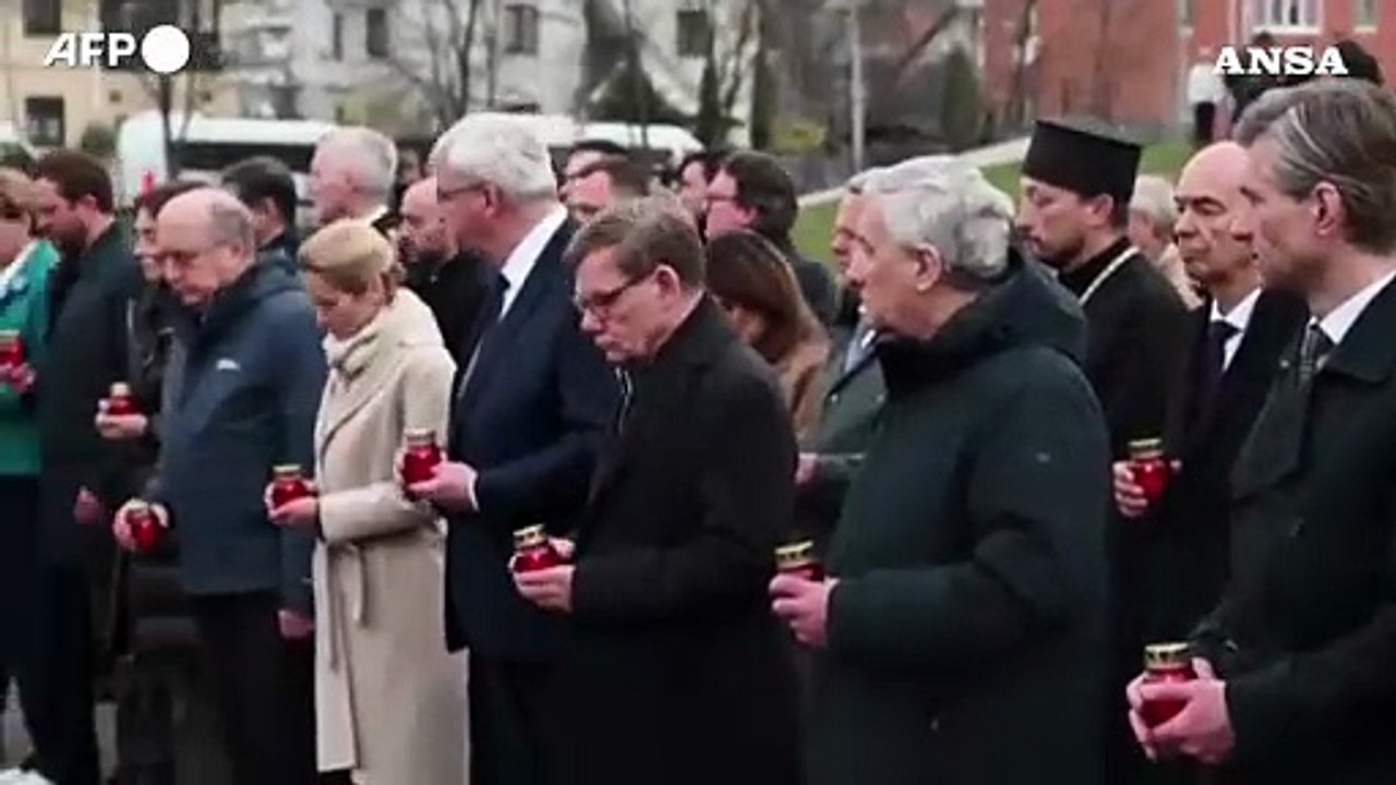 Kallas e ministri degli Esteri Ue a Bucha, l'omaggio per l'anniversario del massacro