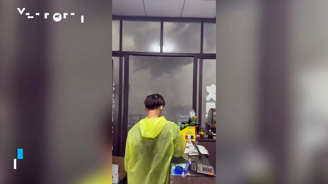A storm brings winds of over 120 km/h to Guangdong, China