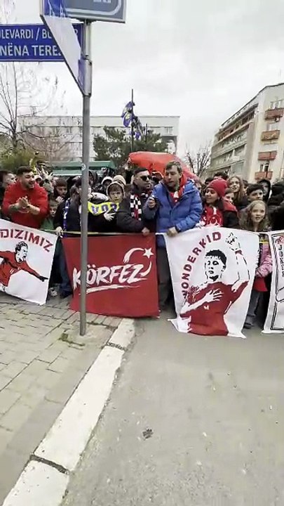 Kocaelispor taraftarları Milli Takım'a destek için Kosova’da