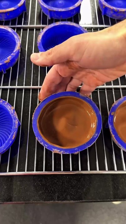 Le prix du chocolat : pourquoi il reste cher malgré la chute du cacao ?