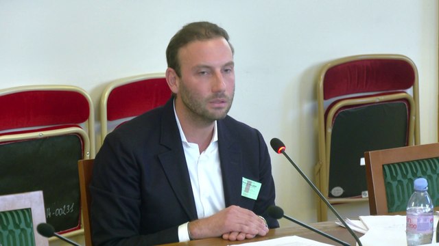 “Education intégrale”, non-mixité : Edward Whalley défend le modèle éducatif, Pierre-Edouard Stérin