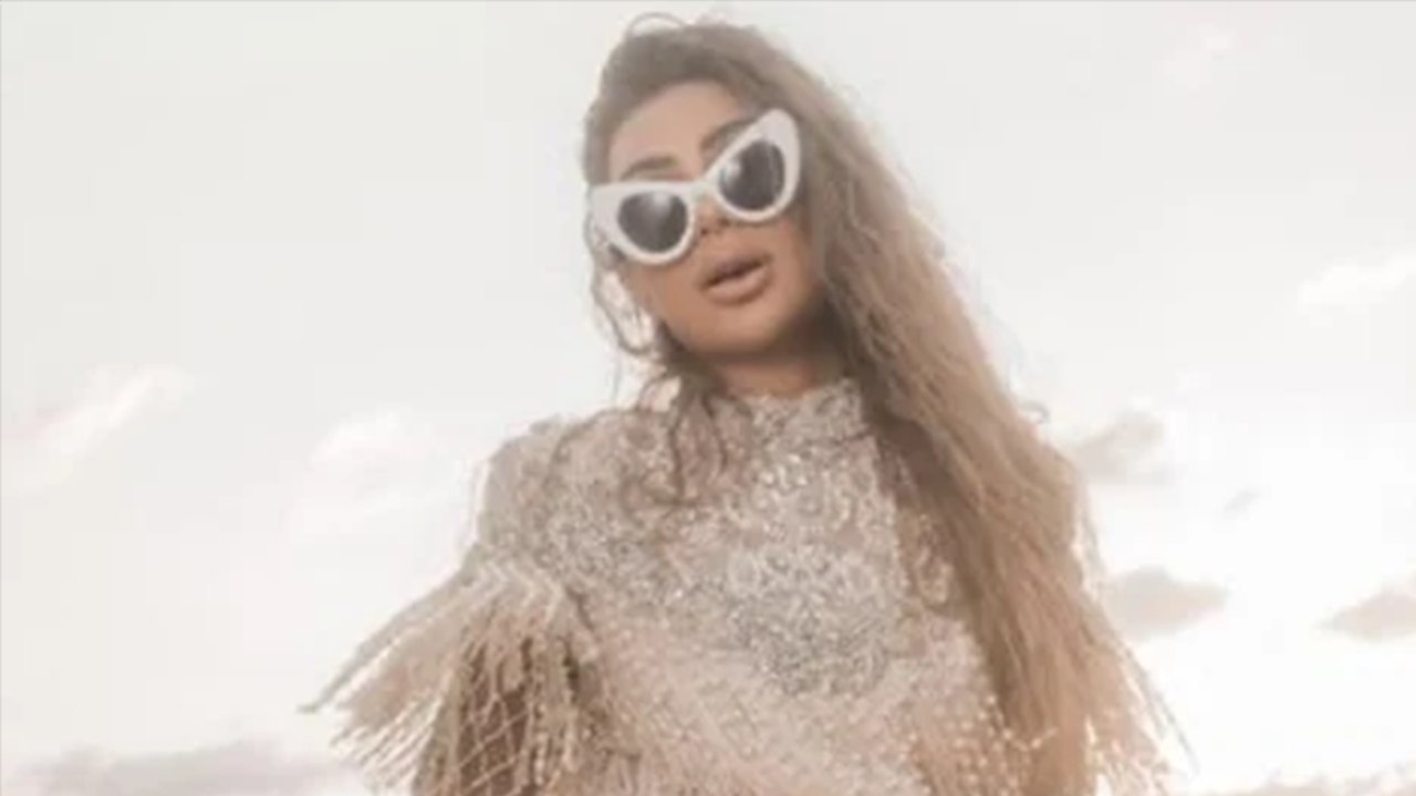 لحظة إنسانية.. مايا دياب تفاجئ مريضاً في المستشفى بعد طلبه رؤيتها