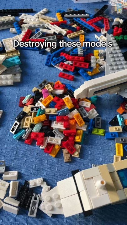 Awesome Lego video