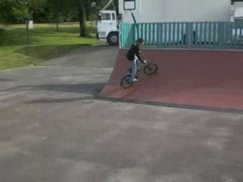 VELO STREET : special crash paul