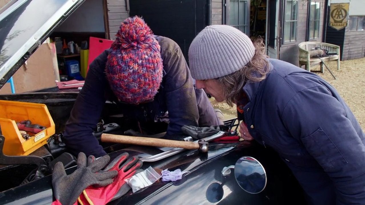 Shed And Buried Classic Cars S04E01